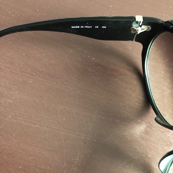 MICHAEL KORS Sunglasses - Picture 2 of 4